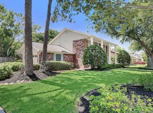 12046 Pender Ln, Meadows Place, TX 77477