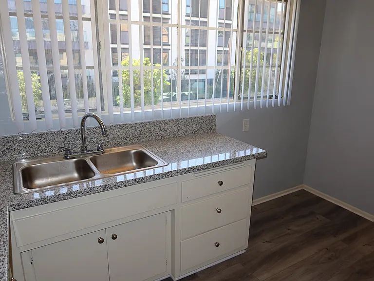 428 S Hamel Rd #10 — Photo 8