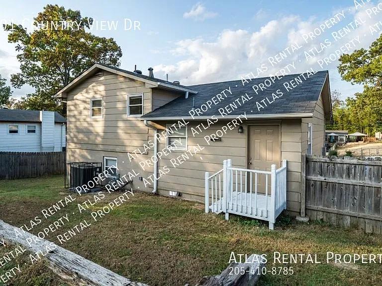 801 Country View Dr — Photo 2