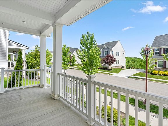 4th image of 190 Bucktail Dr