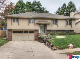15116 Farnam Cir, Omaha, NE 68154