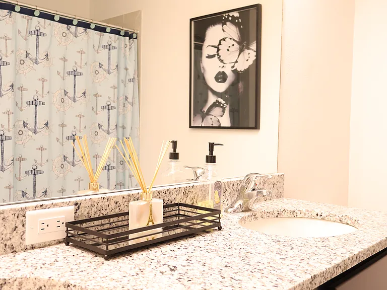 Full Bath - 2nd floor