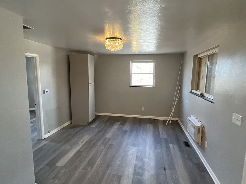 2nd image of 2257 Hepburn Ave #B