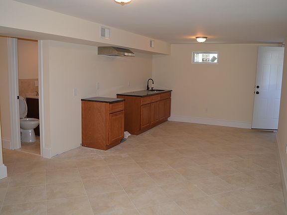 3rd image of 11 Foxholm St