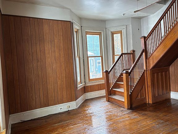 4th image of 111 Park Pl #1