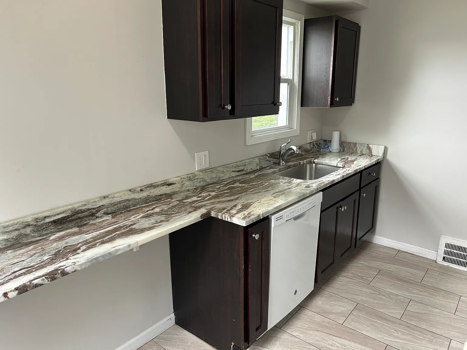 3 bed, 1008 sqft, $1,400 — Photo 4
