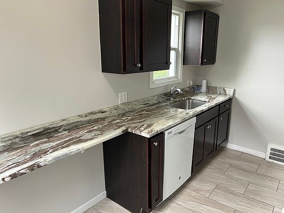 4th image of 22066 Lambrecht Ave