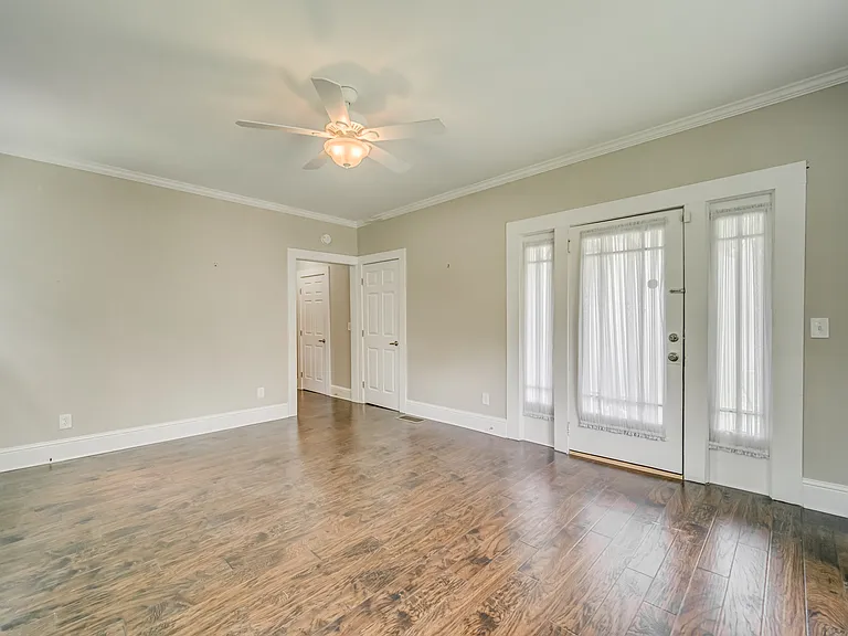 121 Brown St — Photo 23