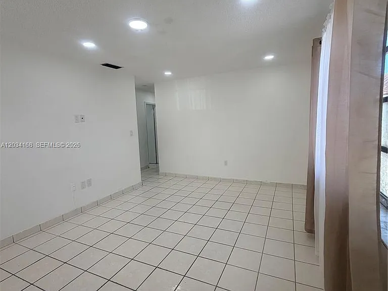 3821 SW 89th Ct #FRONT — Photo 3