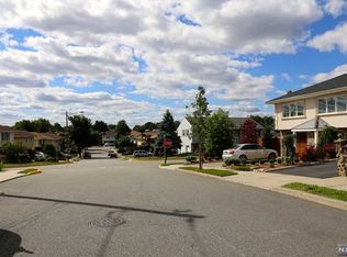 3 Van Dyke St, Wallington, NJ 07057