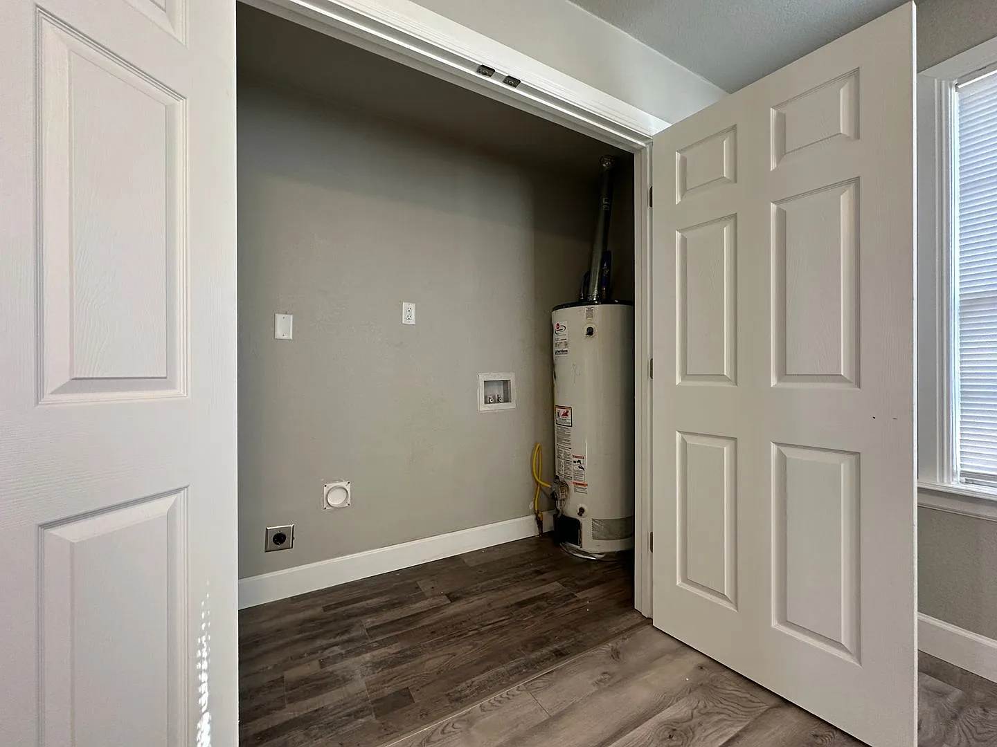 Beautiful Stone Home for Rent! - 3 Bedroom, 1 Bathroom - 1173 sqft — Photo 4