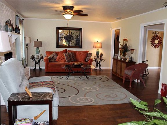 2nd image of 3509 Regina Cir