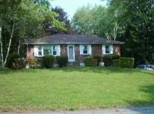 12 Lannis Ave, New Windsor, NY 12553