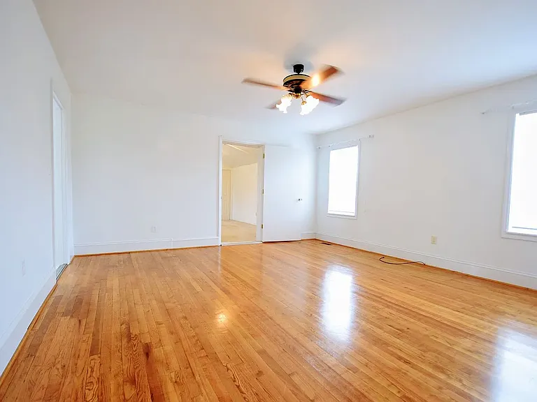 124 Garysburg Cir — Photo 6