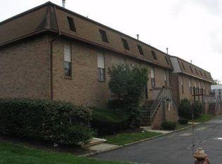 1218 N Oaks Blvd, North Brunswick, NJ 08902