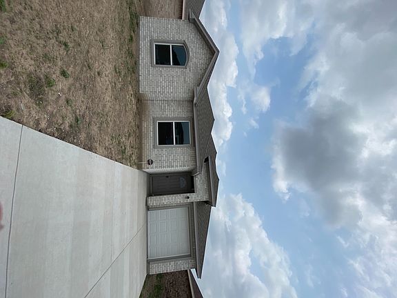 3rd image of 4836 Galicia St