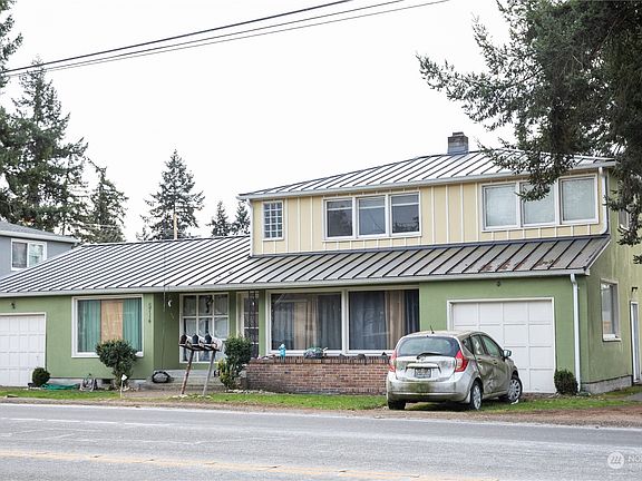 2nd image of 6714 Steilacoom Boulevard SW