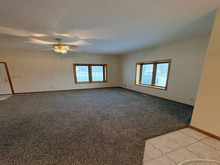 924 Elmridge Dr — Photo 5