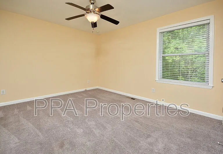 2408 Francis St — Photo 6