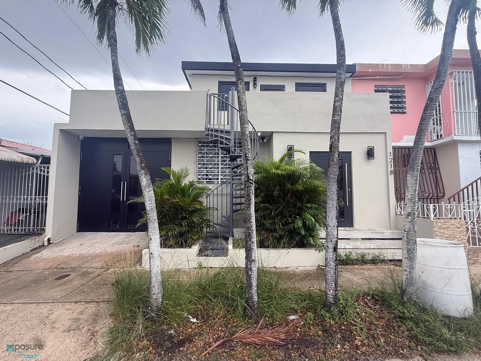 3 bed, 2.0 bath, 950 sqft, $2,300 — Photo 3