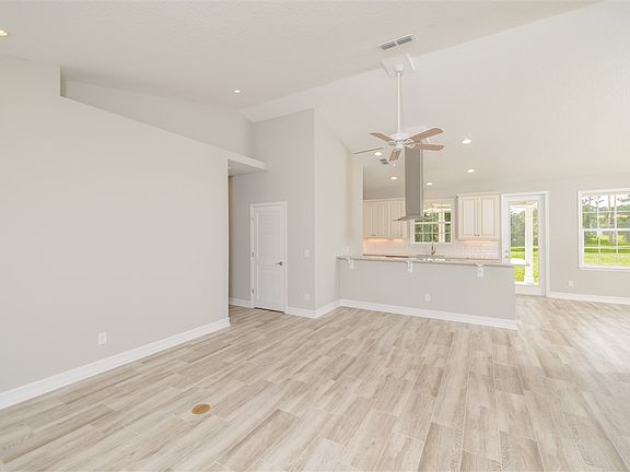 4th image of 301 Graciela Cir