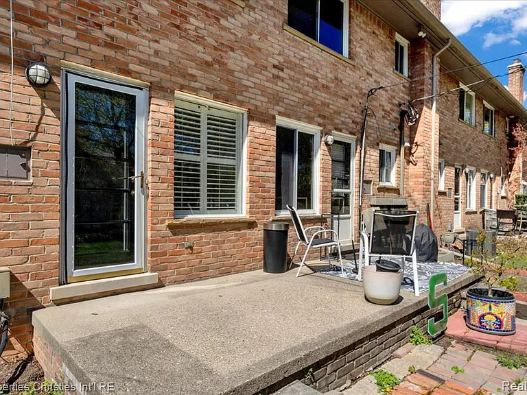 1035 N Old Woodward Ave #5 — Photo 28