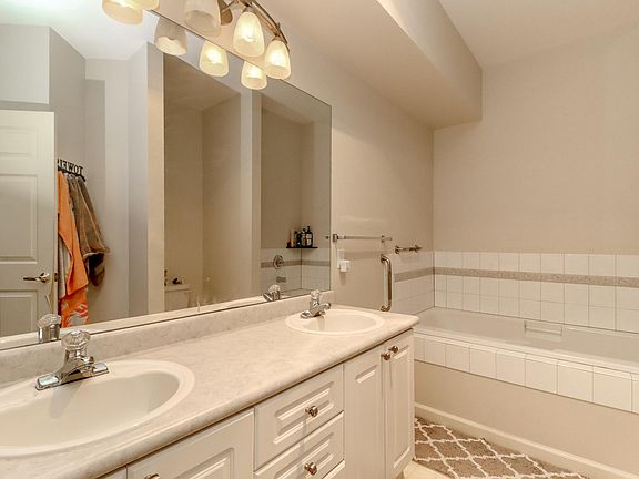 2nd image of 16125 Juanita Woodinville Way NE Unit 2401