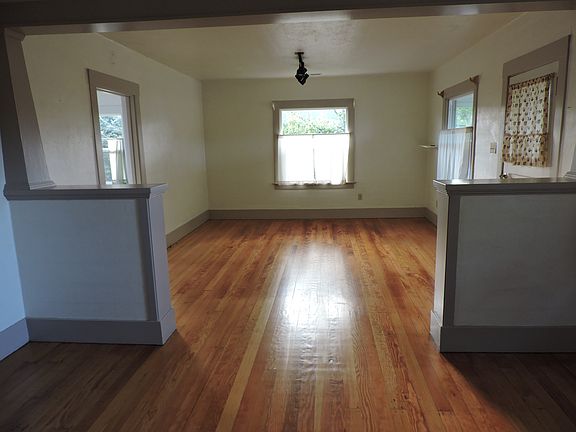 5th image of 935 Bingen Ave