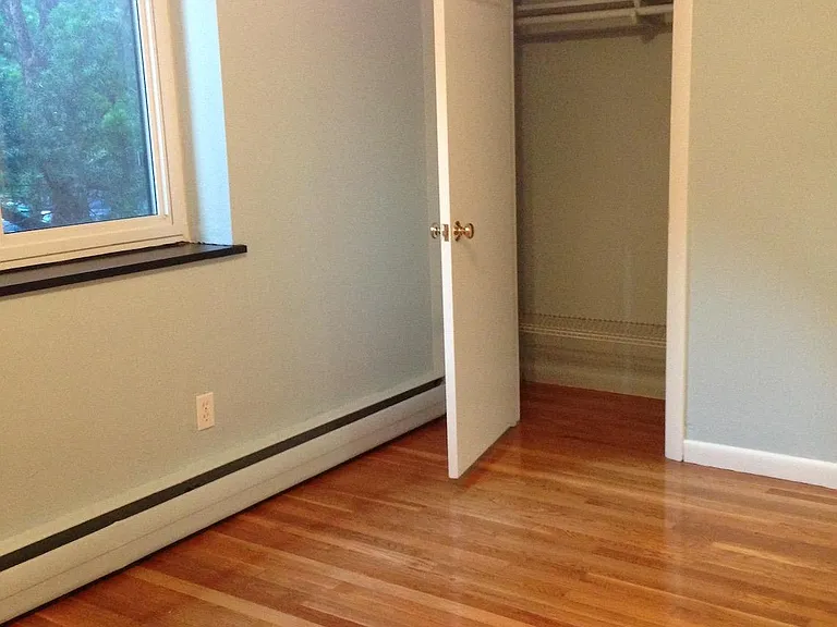 205 Kent St #18 — Photo 13