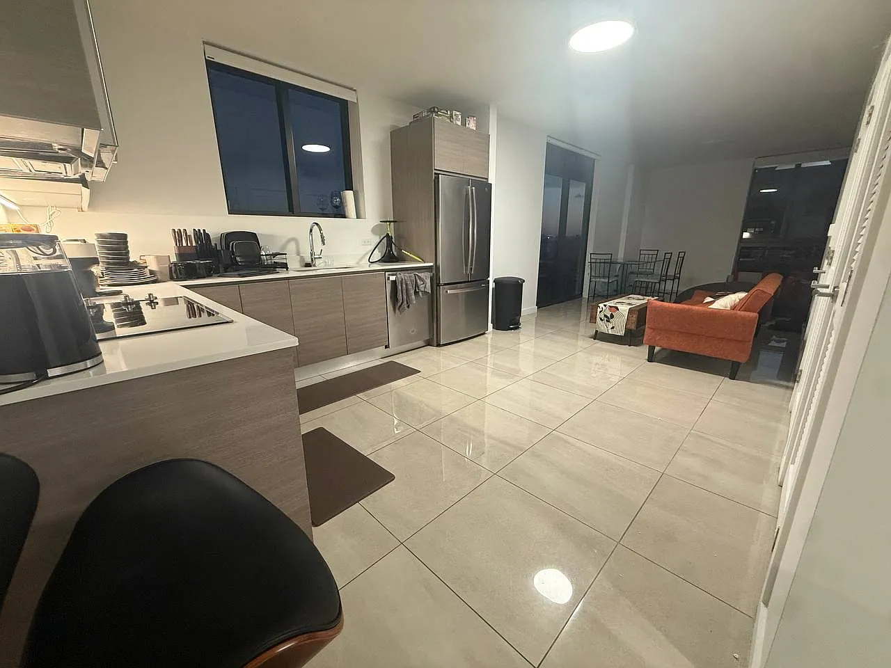 4 bed, 1900 sqft, $1,800 — Photo 4