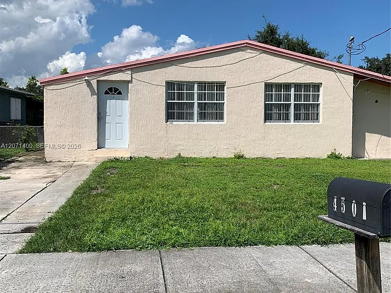 4501 SW 25th St — Photo 1