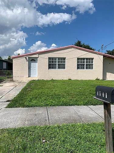 4501 SW 25th St Photo 1