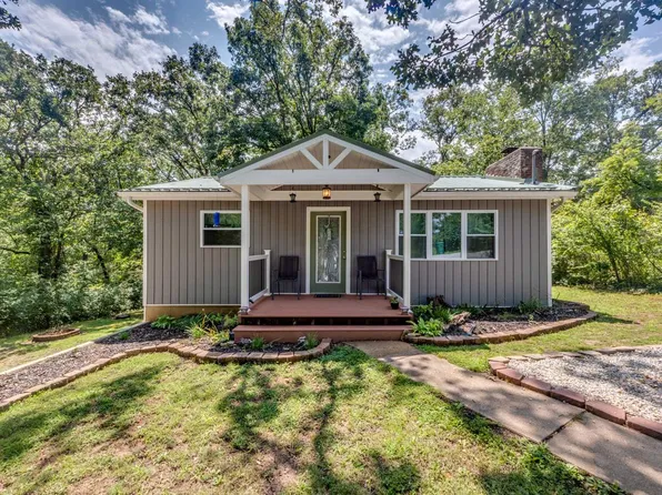 325 Themistocles Pl, De Soto, MO 63020