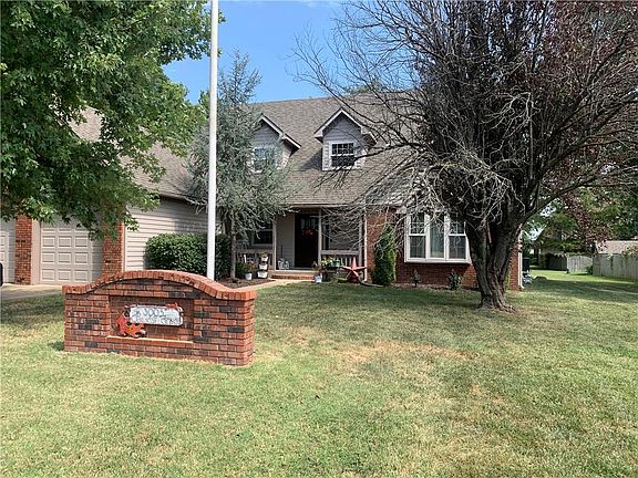 2nd image of 3005 Oakview Dr