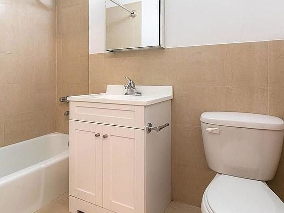 3rd image of 107 Saint Marks Pl APT 2D