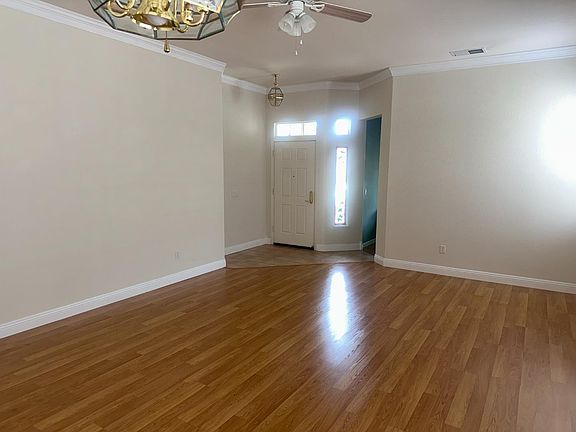 4th image of 1571 Rubidoux Ln