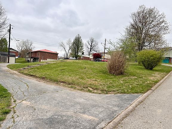 2nd image of 404 Embry Villa Dr