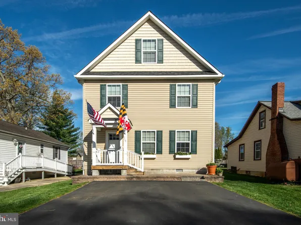 308 Oakwood Rd, Edgewater, MD 21037