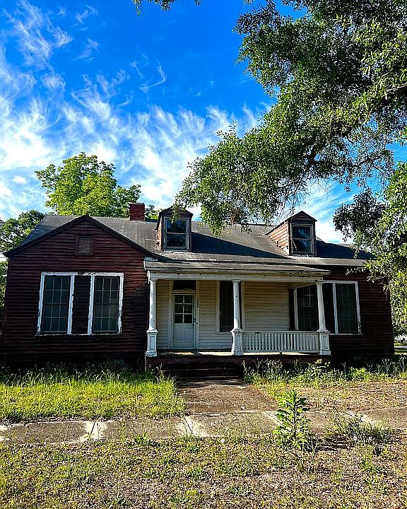 Street View: Front of House 