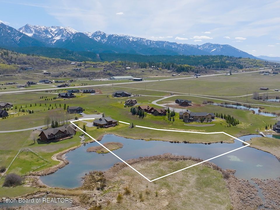 1st image of 268 Willow Lake Dr