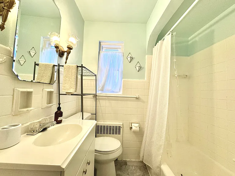 3512 Hazelwood Ave #2 — Photo 13