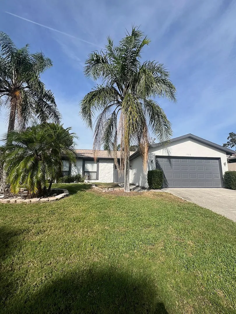 552 Hammock Drive — Photo 2