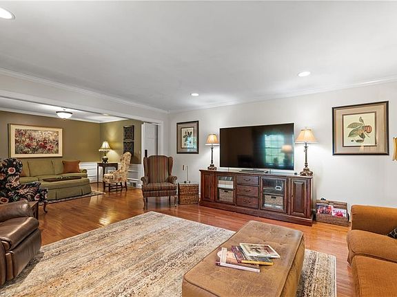 4th image of 440 Sherwood Forest Rd