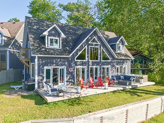2nd image of 2056 River Rd W