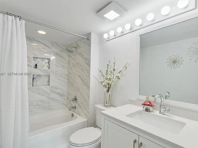 1155 Brickell Bay Dr #603 — Photo 10