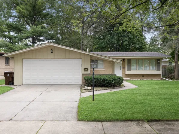 425 N Kenneth Ct, Glenwood, IL 60425