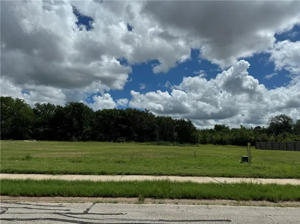 1612 Bennett St, Bryan, TX 77802