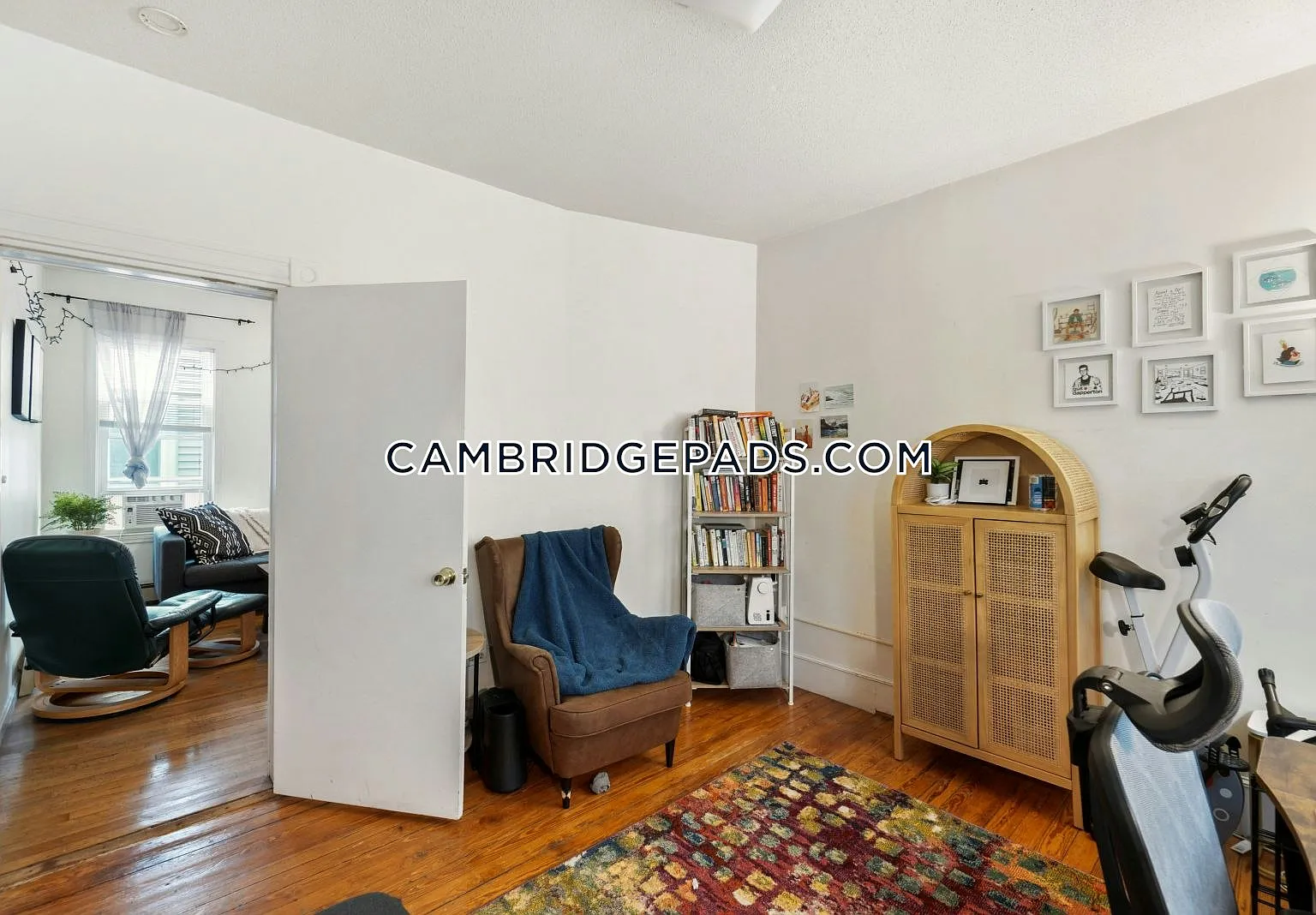 3 bed, 1300 sqft, $4,400 — Photo 1
