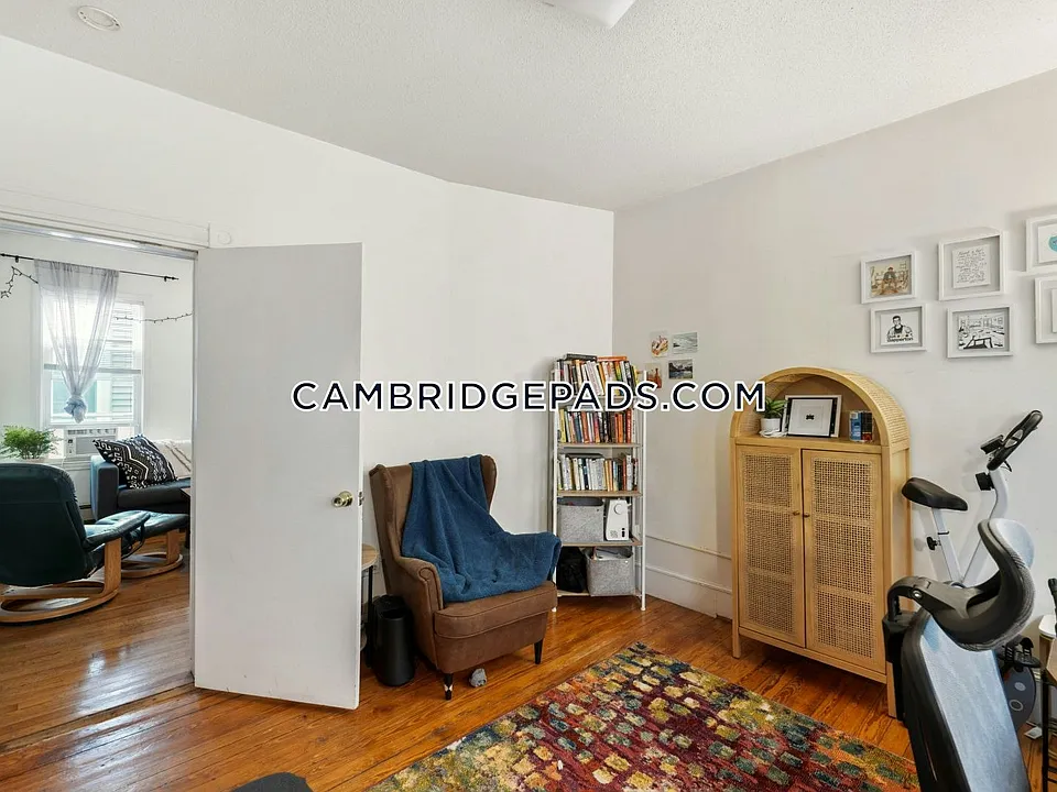 10 Clary St #3