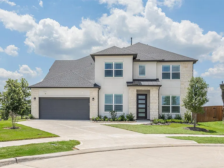 7526 Sunny Oak Ln — Photo 1